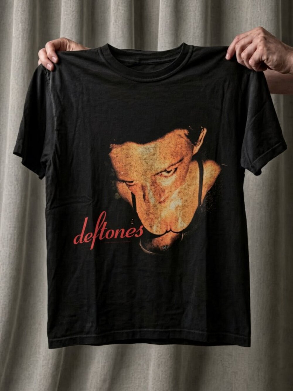 Deftones Photo Graphic Tee Black Red Script Logo Nu Metal T-Shirt